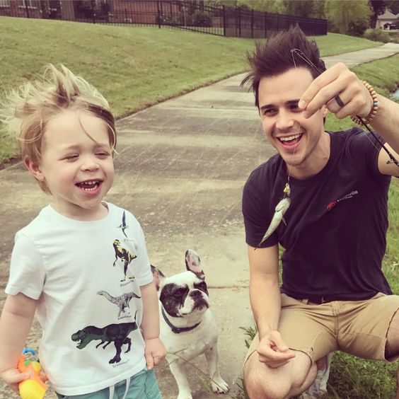 Celebrities with French Bulldogs Kris Allen